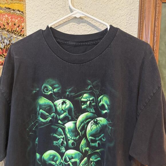 Vintage 90s/00s Y2K‎ Green Skulls Spider Art Death Shirt Size XL - Picture 3 of 6